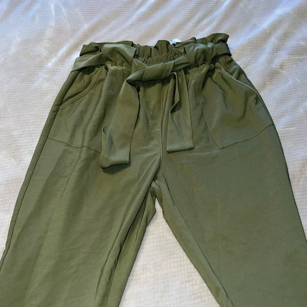 *Women's Grace Karin PaperBag Pants NWT Small